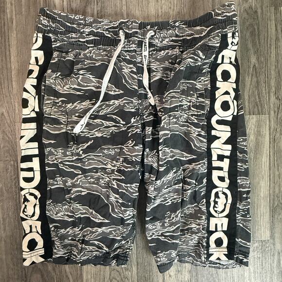 Ecko Unltd Tiger Camo Shorts Men’s L Drawstring Elastic Waist Side Logo Pockets - Picture 1 of 7